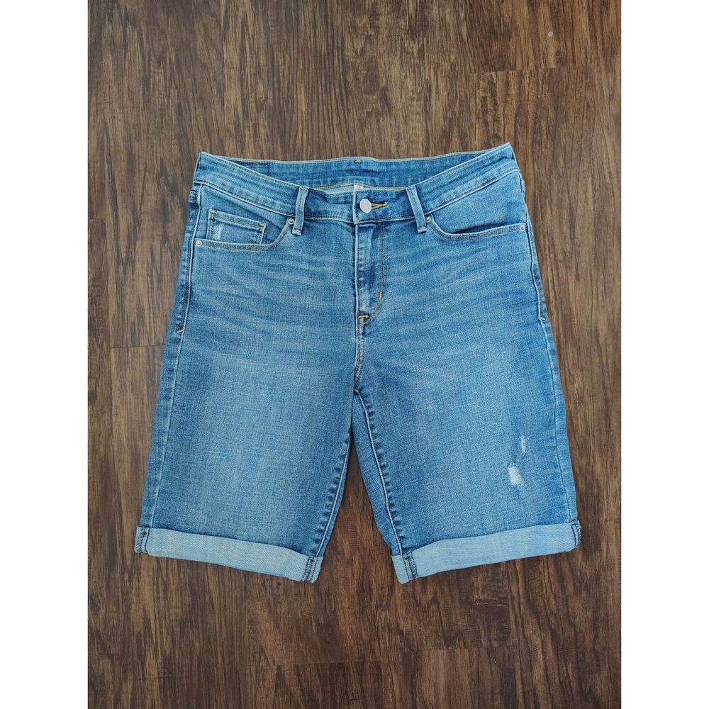 Levi's Women's Mid Rise Cuffed Denim Bermuda Jean Shorts Light Wash Size 28 - Picture 2 of 7